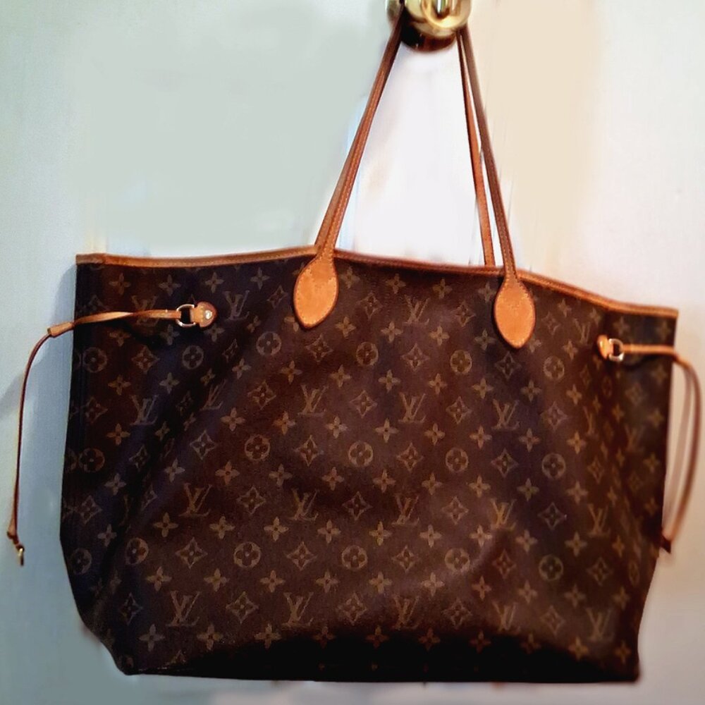 Genuine Womens Deginer Hand Bag Louis Vuitton, Neverfull w/serial #